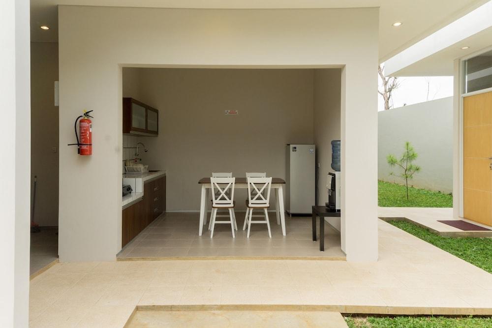 Oyo 367 Ridha Residence Bandung Exteriör bild